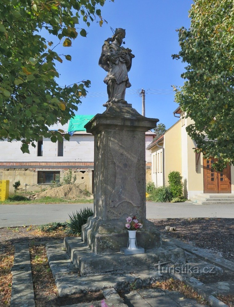 Provodov - standbeeld van St. Jan Nepomuck