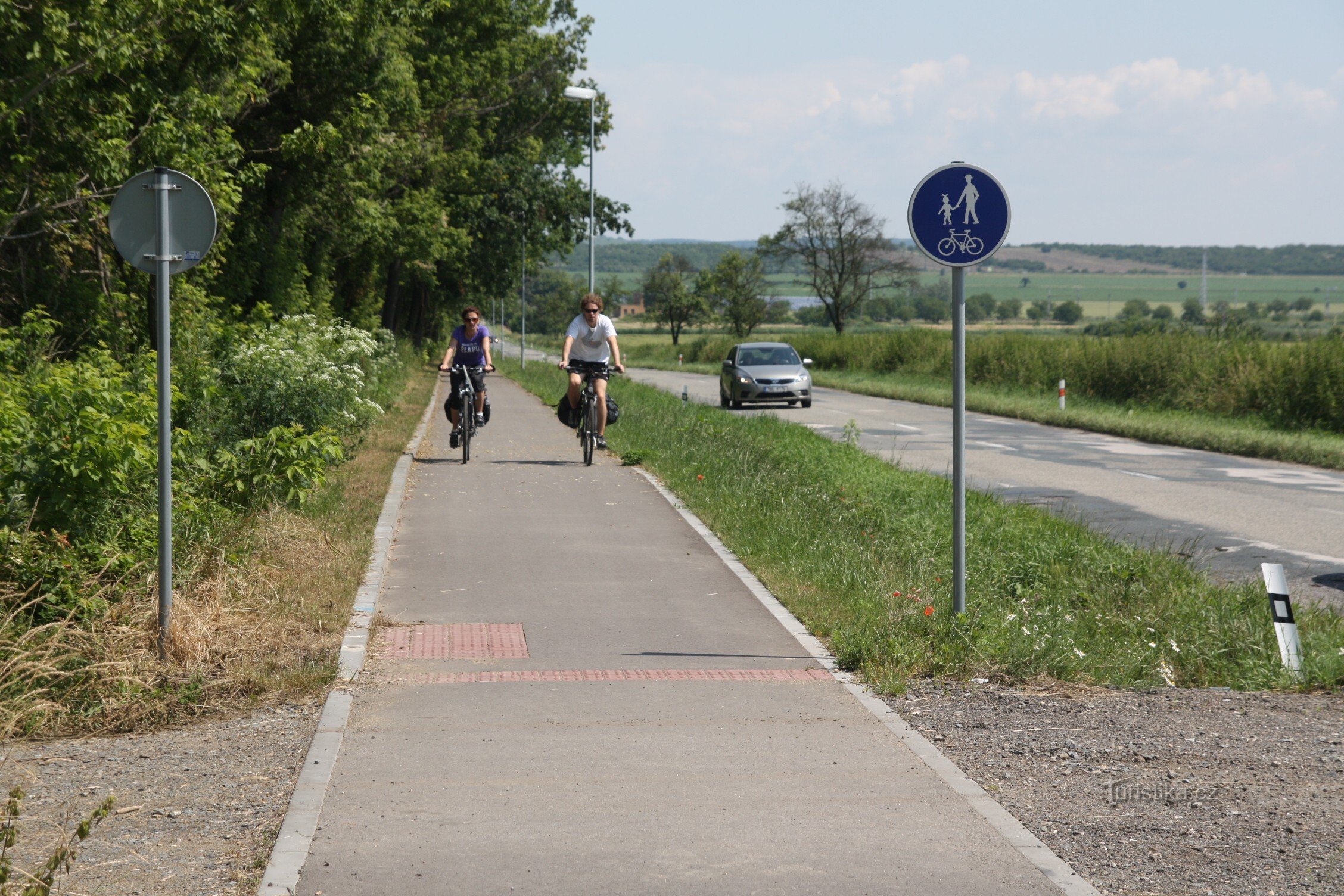 Cykelstiens forløb, der løber parallelt med vejen