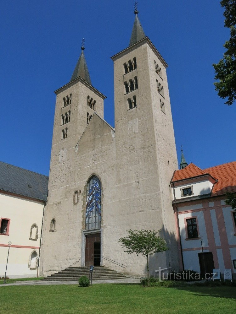 façade de la basilique