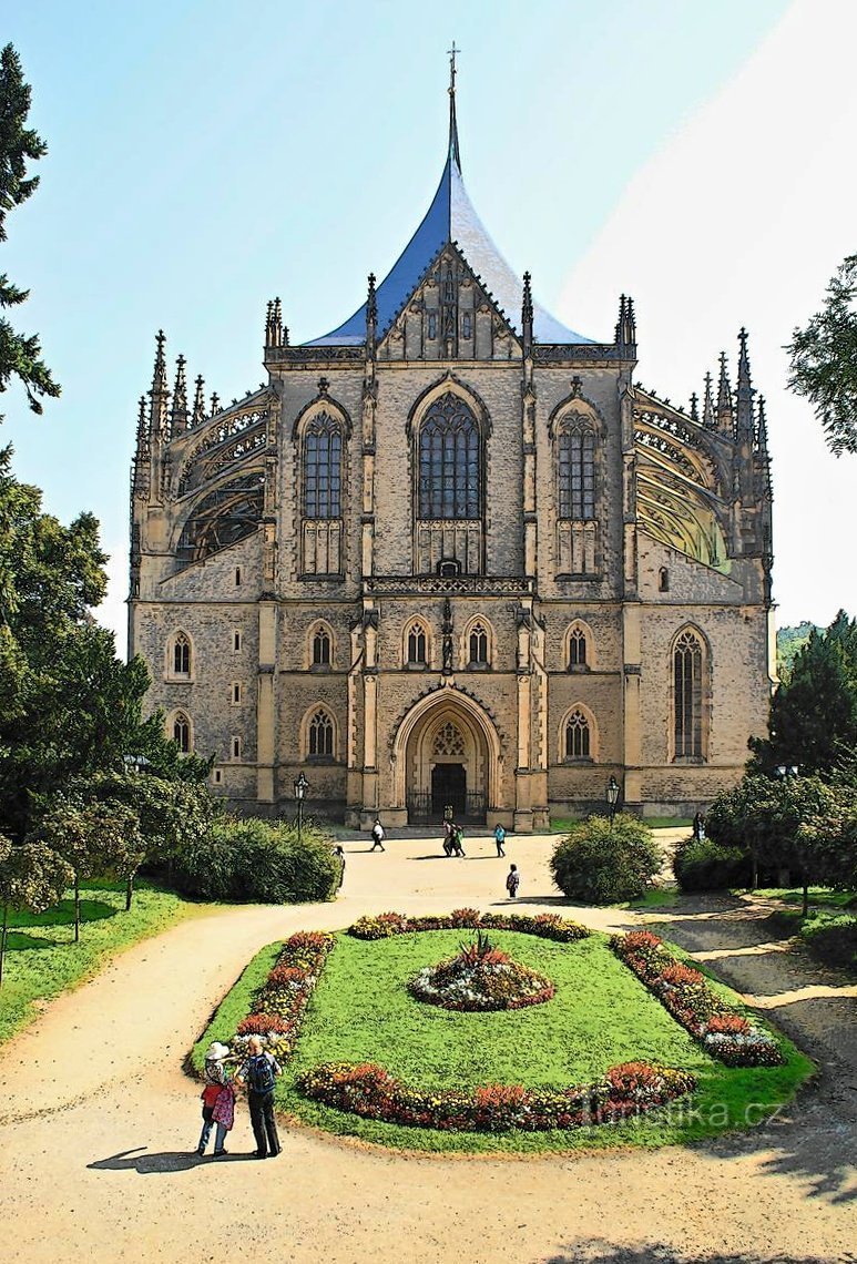 fachada de la iglesia de St. Barbory ​​proviene de principios del siglo XX.