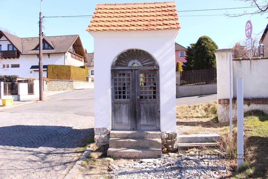 Frente de la capilla