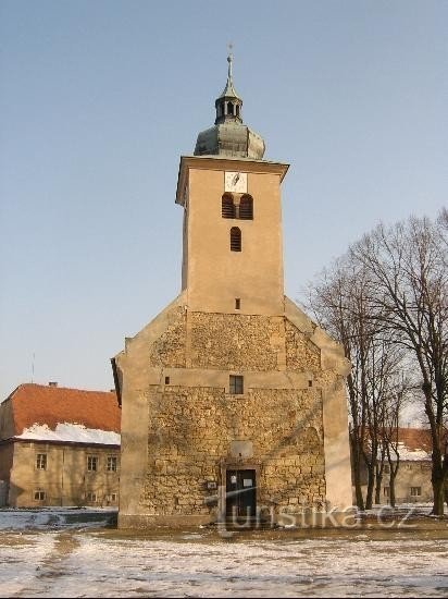 fachada de la iglesia