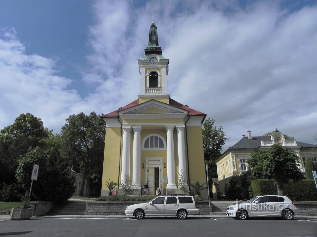 facciata della chiesa