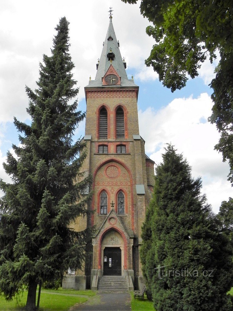 fachada de la iglesia