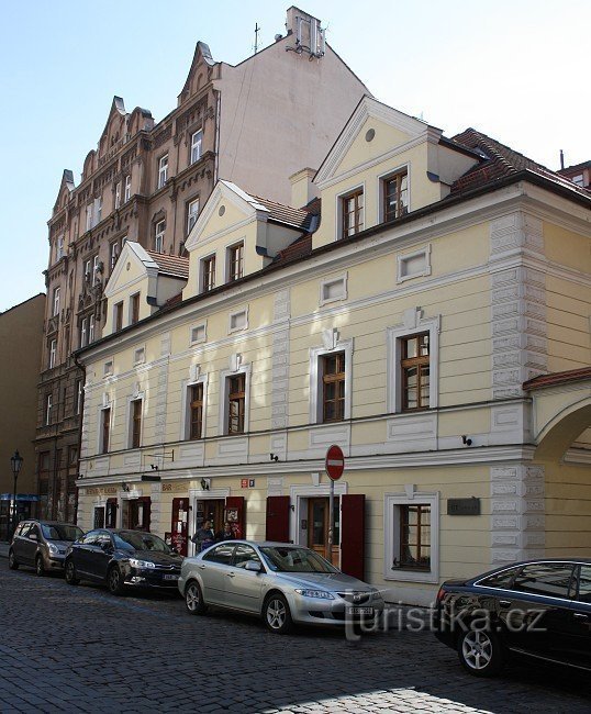 facade i Karolina Světlá gaden