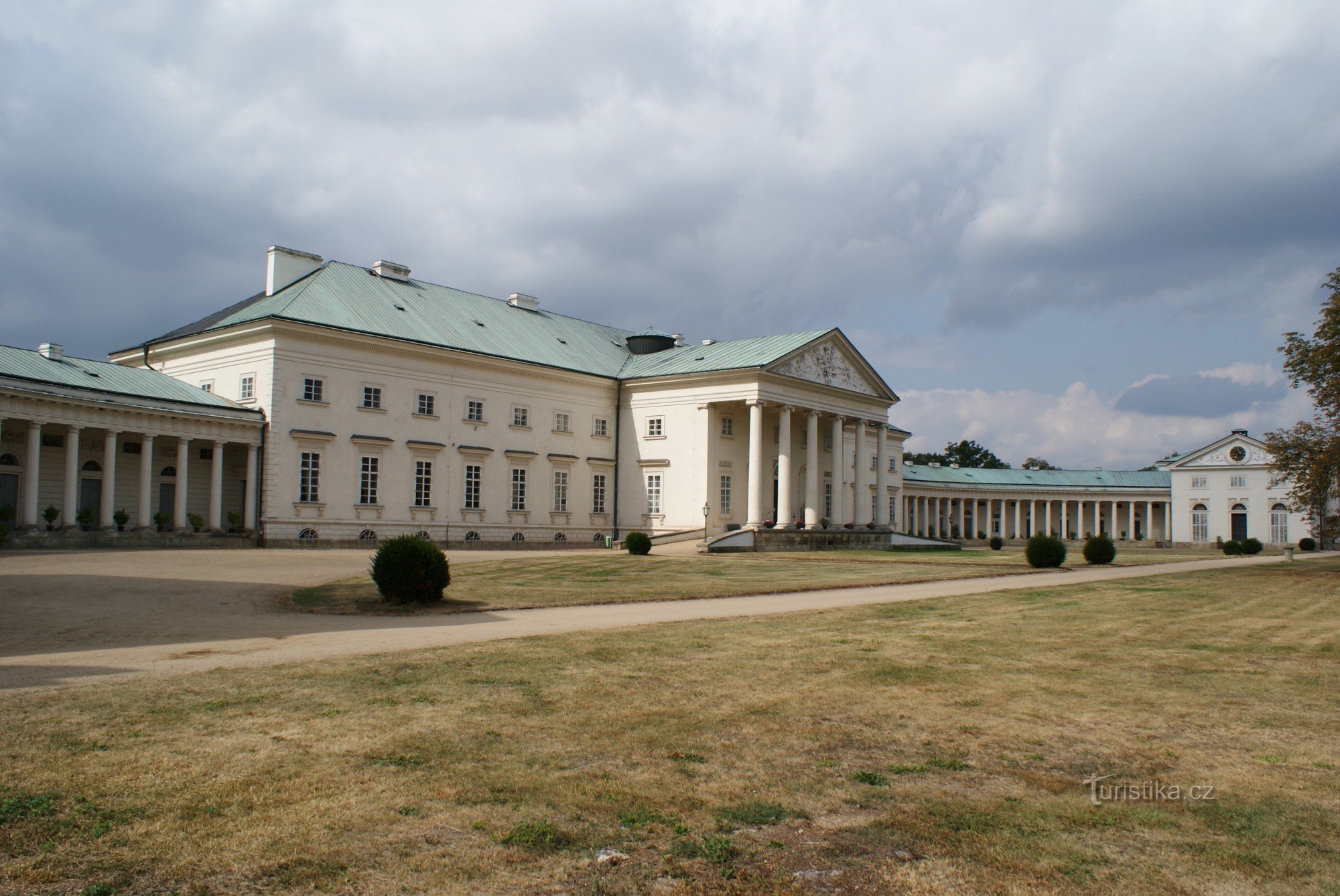 façade du château