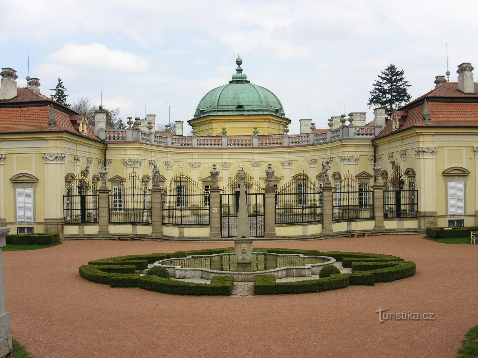 The facade of the Buchlovice castle