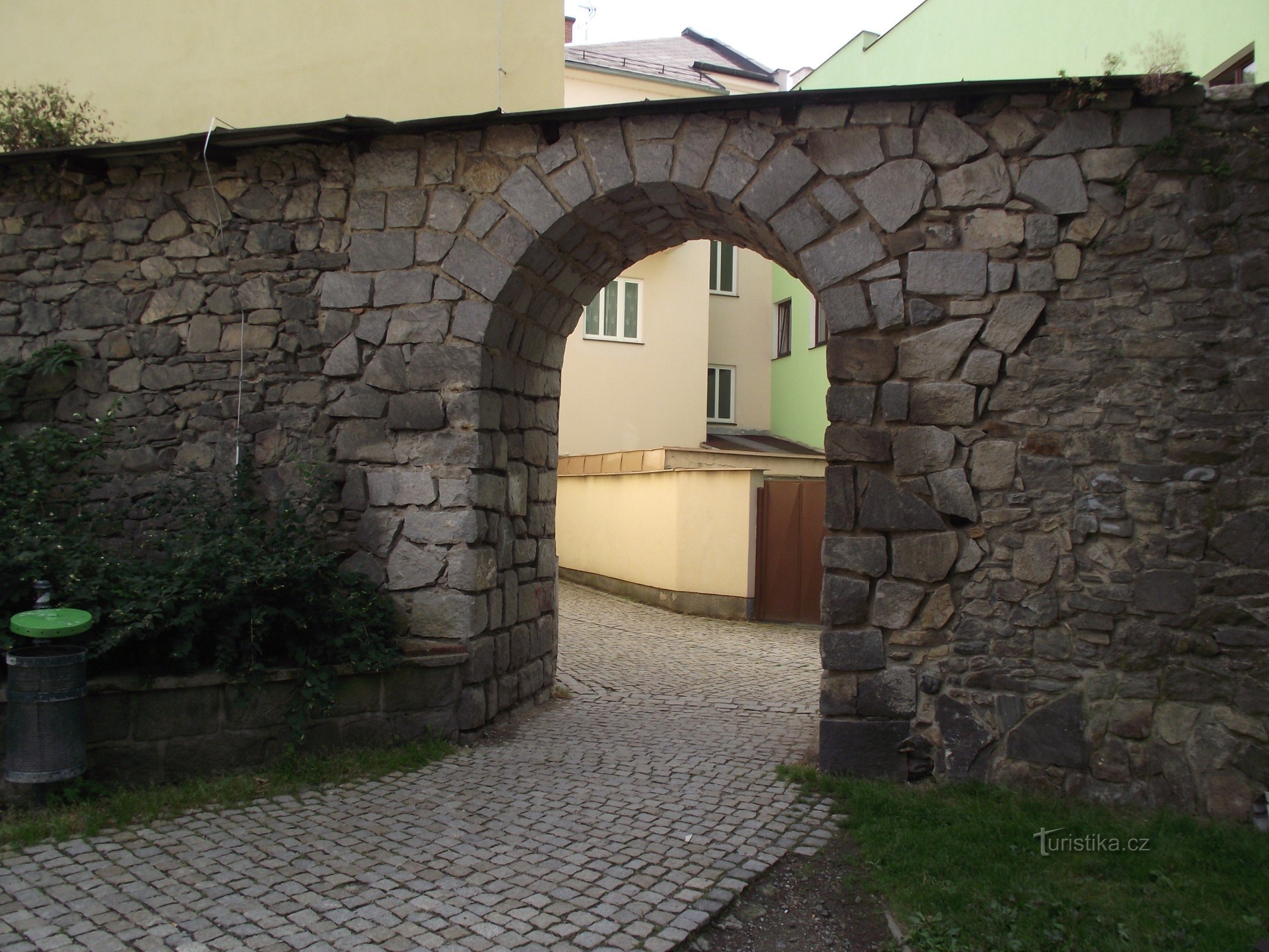 passage à travers les murs