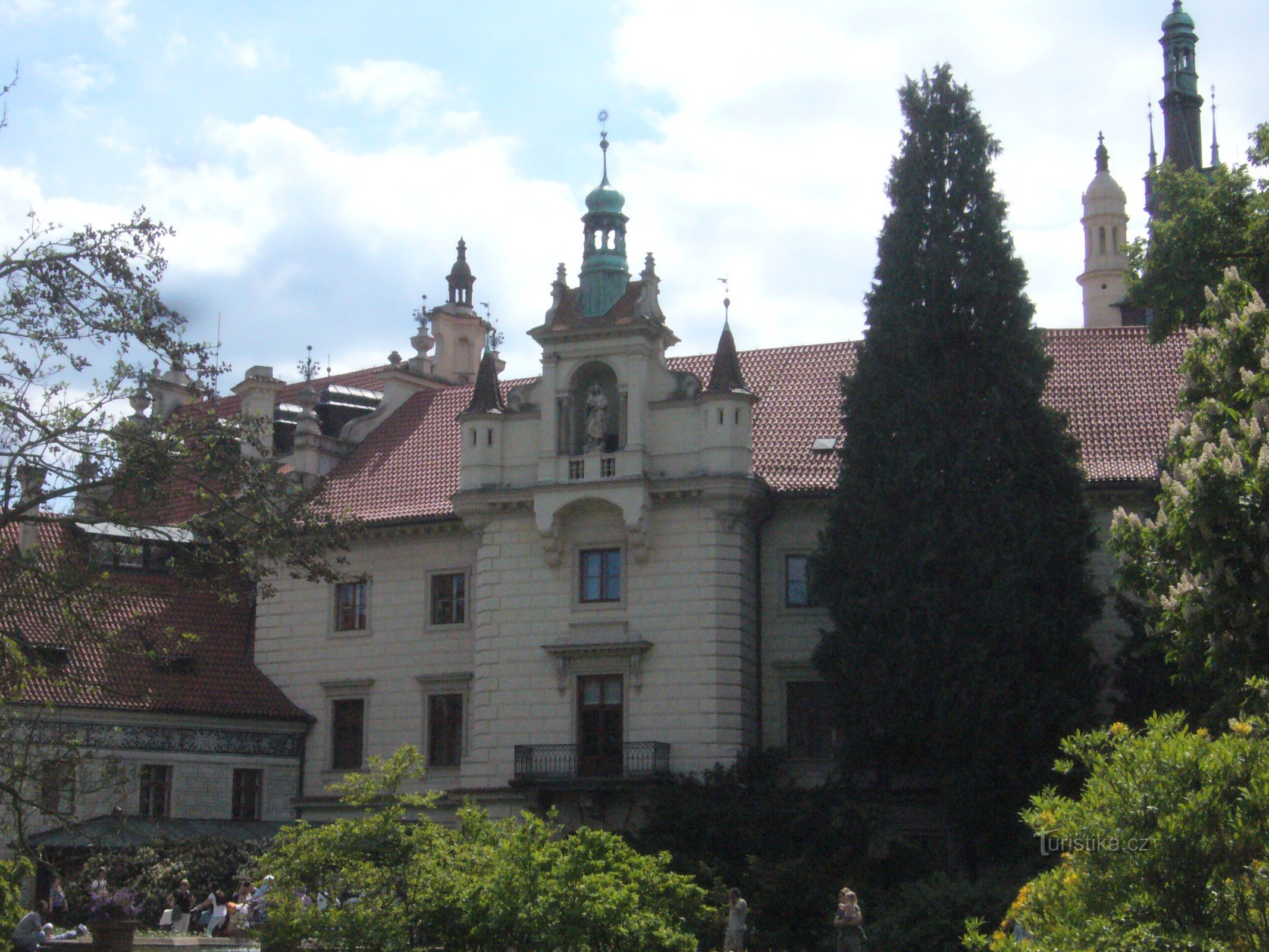 Castelo e parque Pruhonice