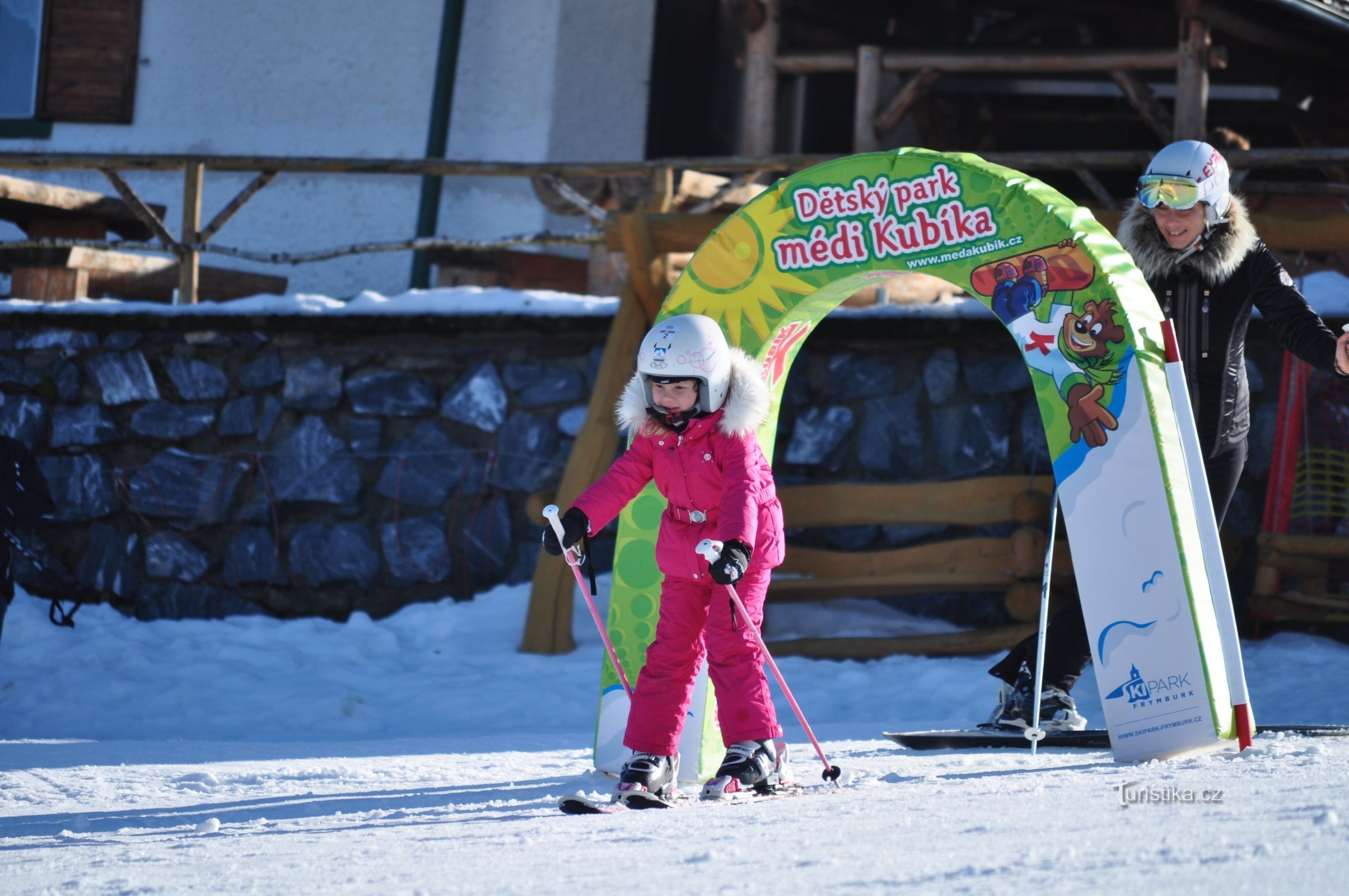 De elementen om te skiën zijn de trots van ons kinderpark