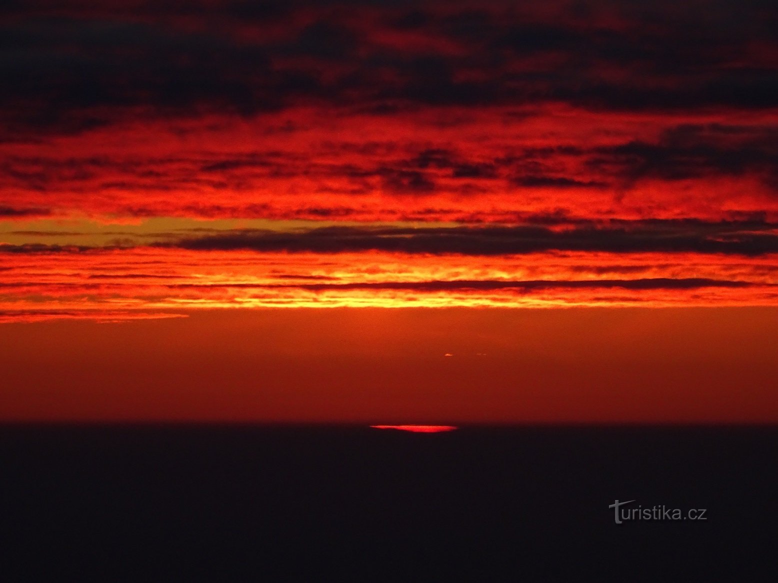 Le premier lever de soleil de 2021 depuis le mont Kletečná.