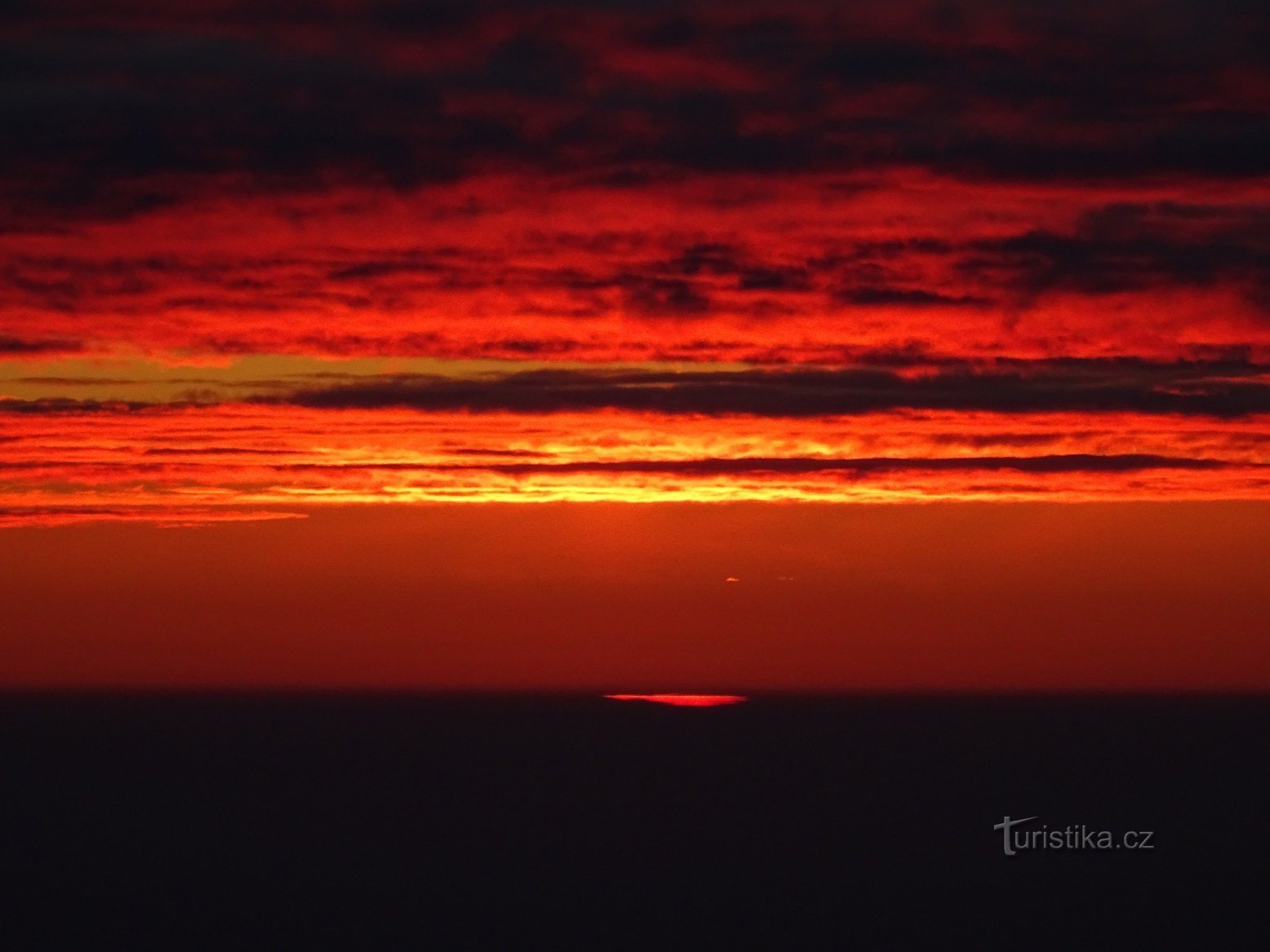 Vuoden 2021 ensimmäinen auringonnousu Kletečná-vuorelta.