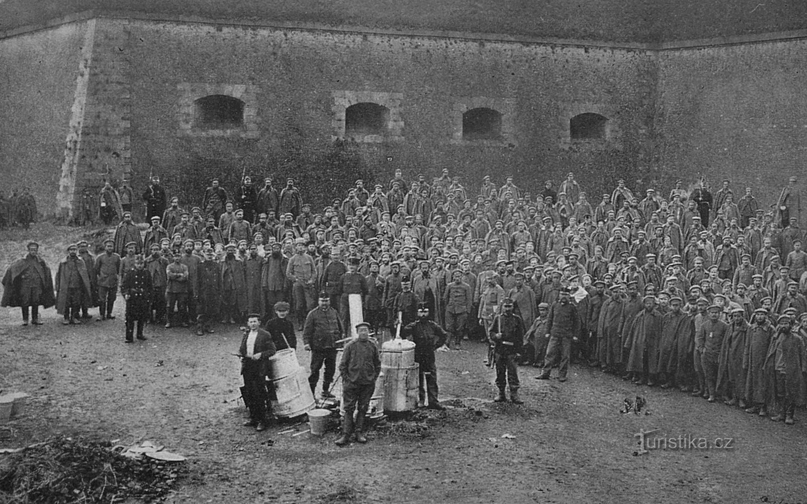 De första tillfångatagna ryska soldaterna i Josefov (1914)