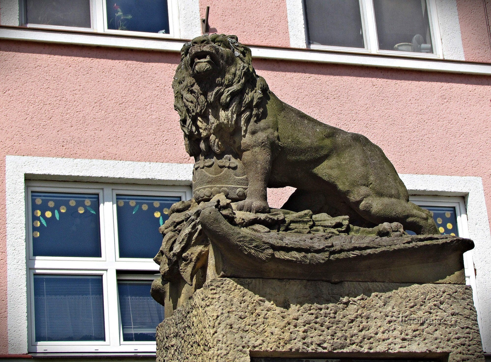 Pržno - Monument for de faldne