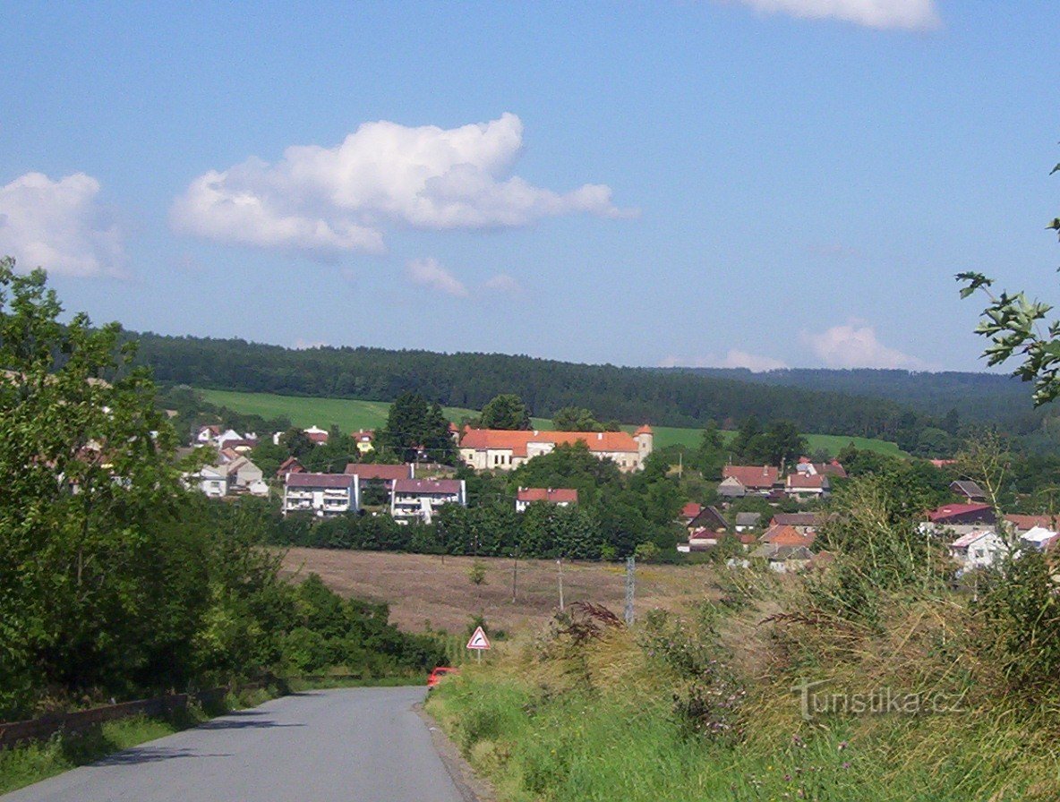 Ptení-Schleuse von der Straße aus Zdětín-Foto: Ulrych Mir.