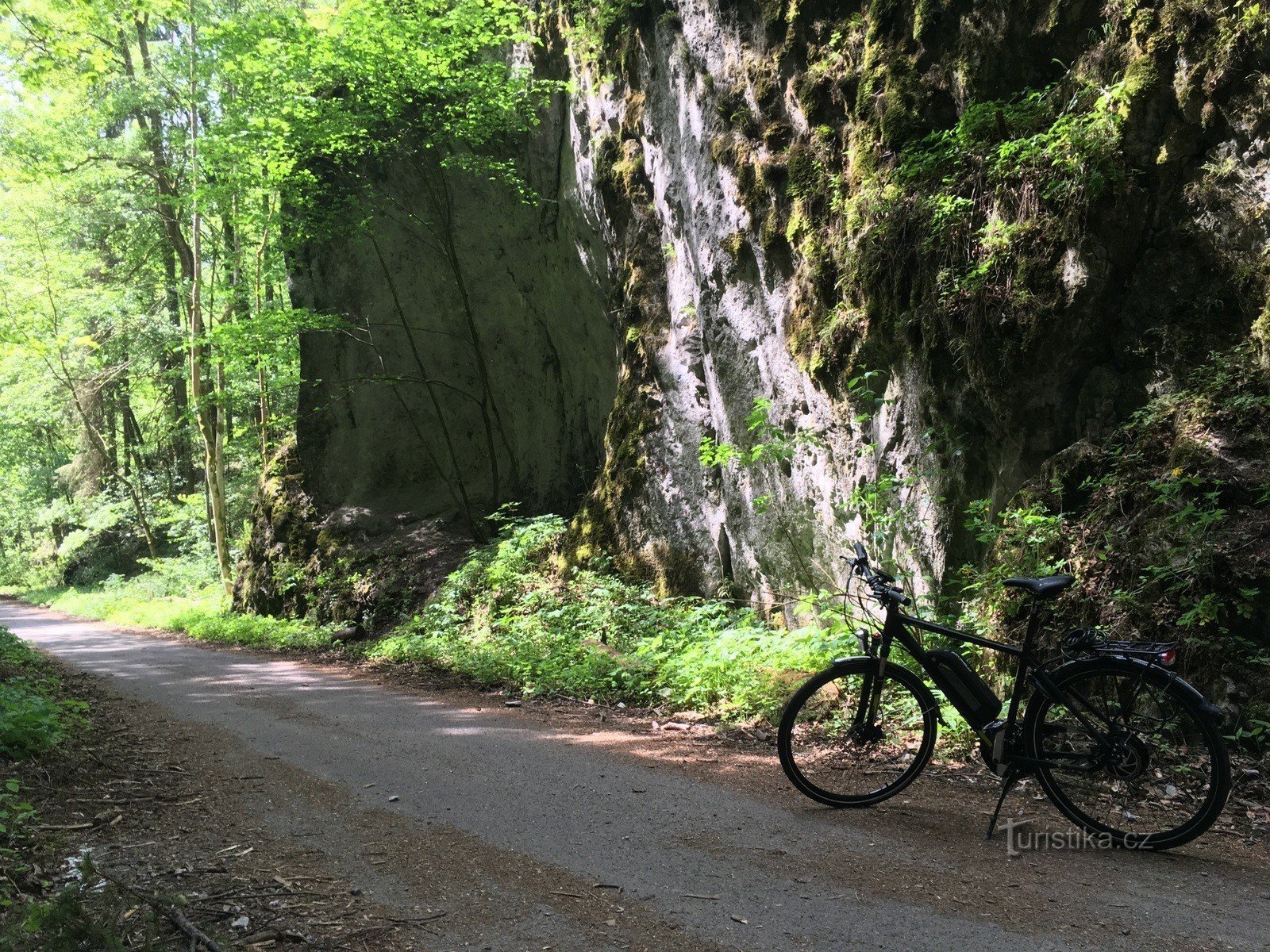 Electric bike rental in the Moravian Karst