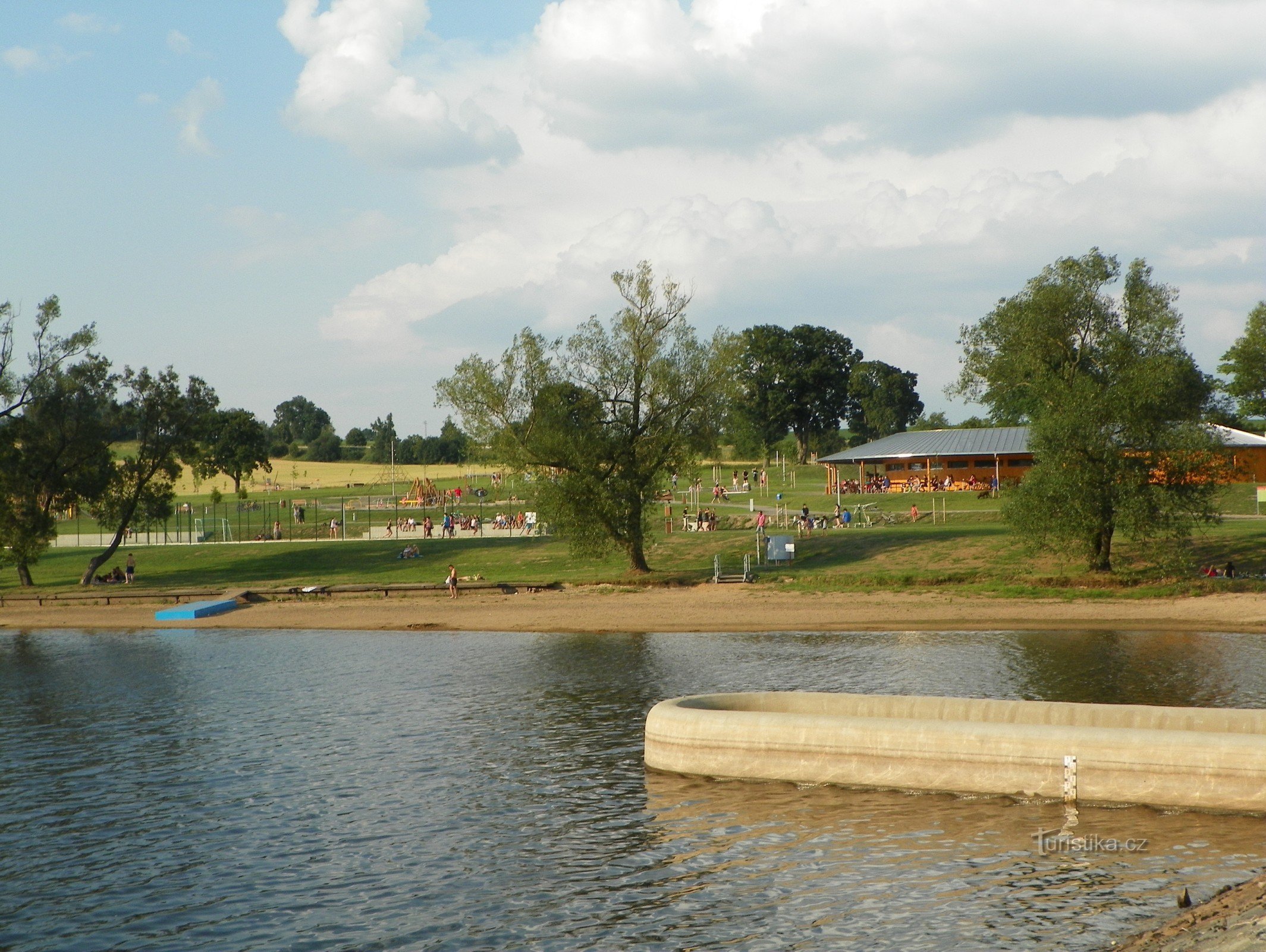 Rental of boats, pedal boats, bicycles and scooters