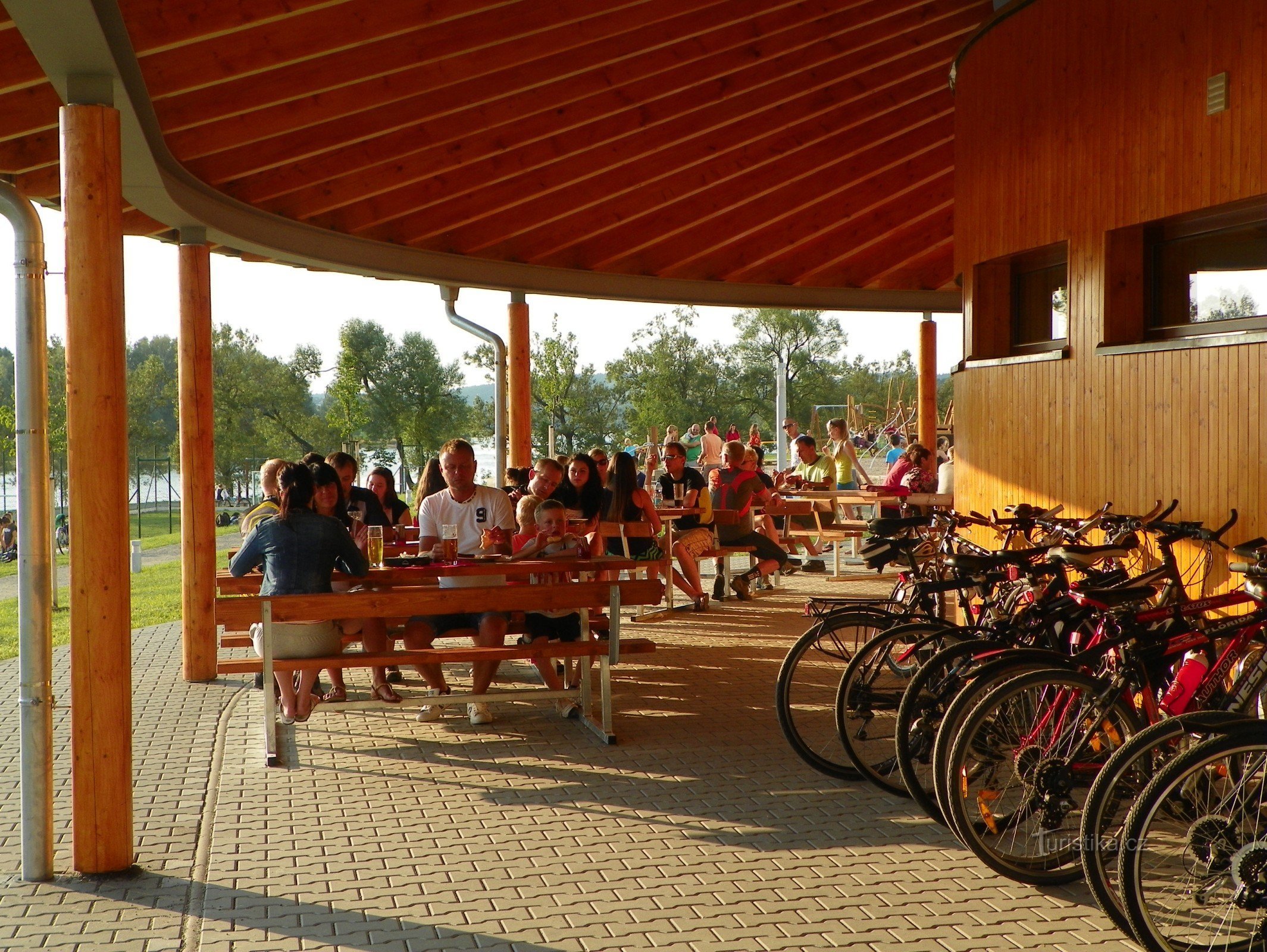 Noleggio barche, pedalò, biciclette e scooter