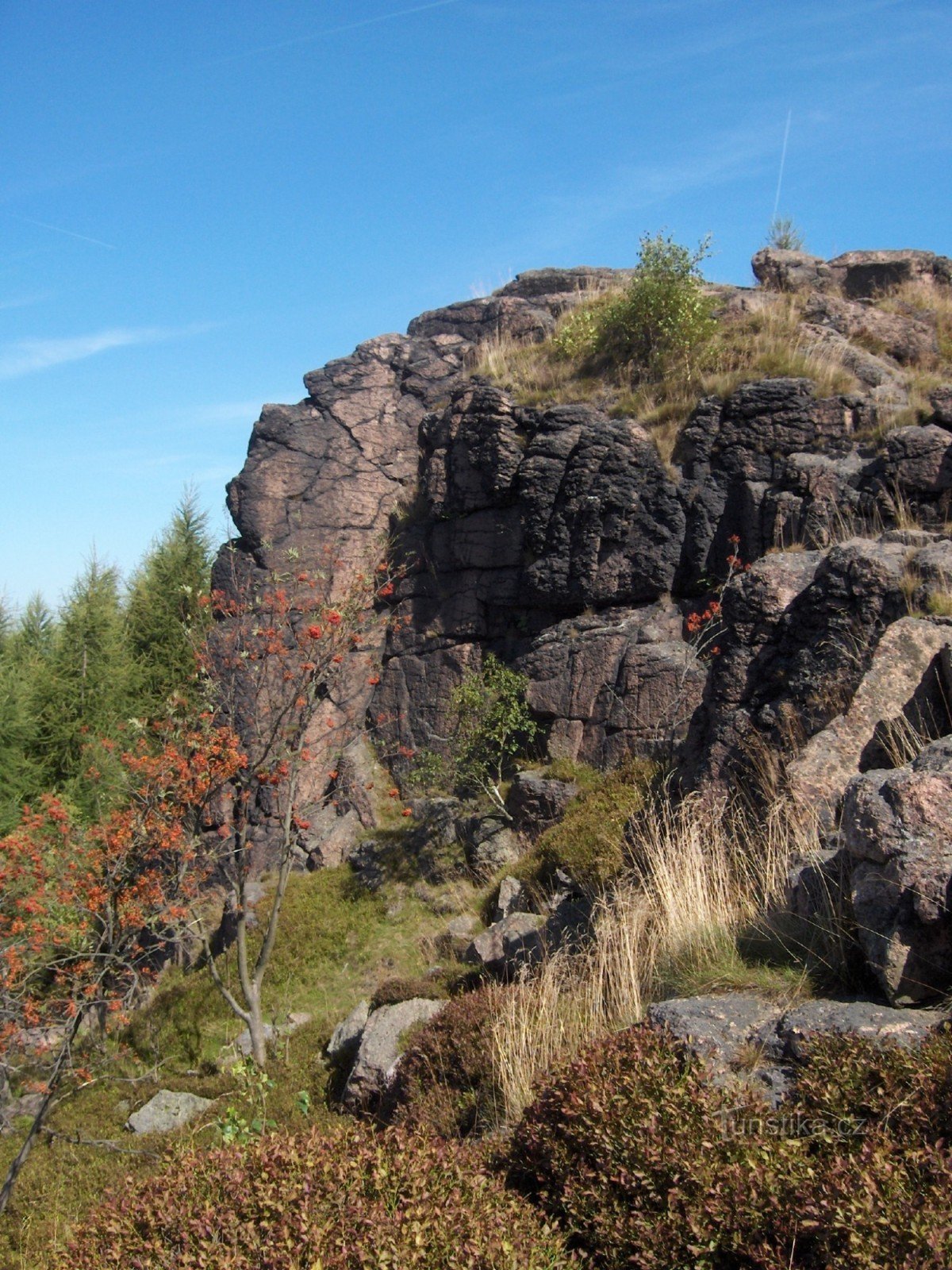 Napukla stijena