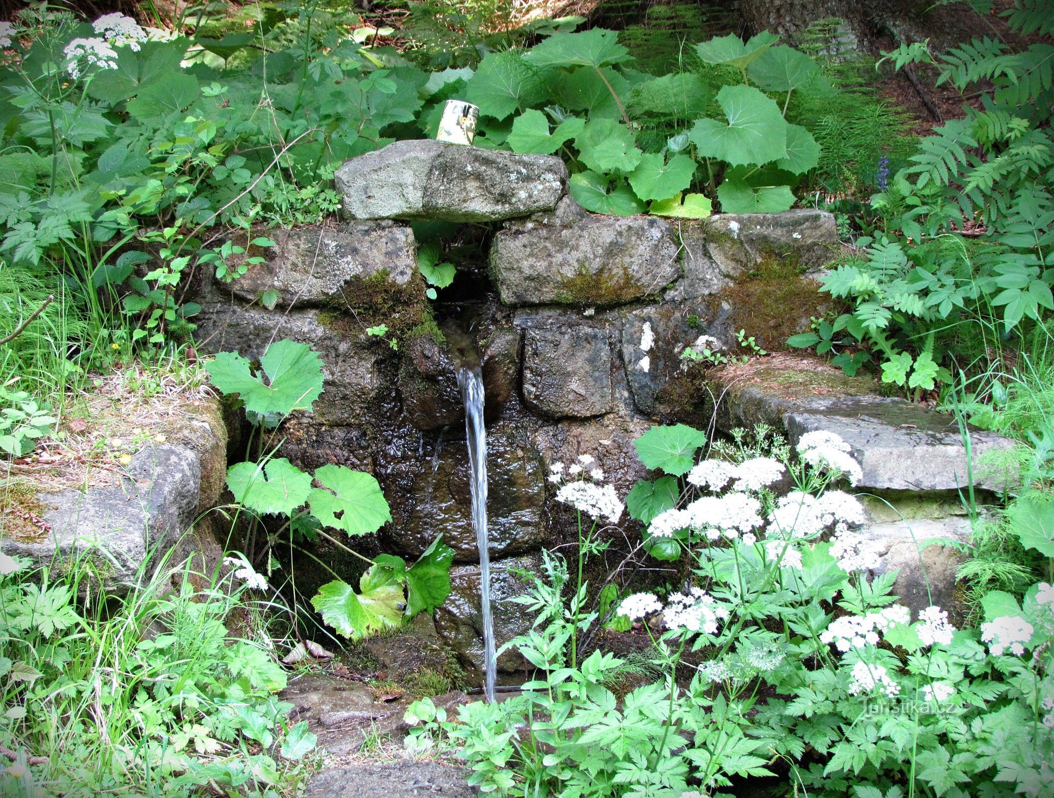 Pulčínsko - a well near the tramp's hut under the Five Churches