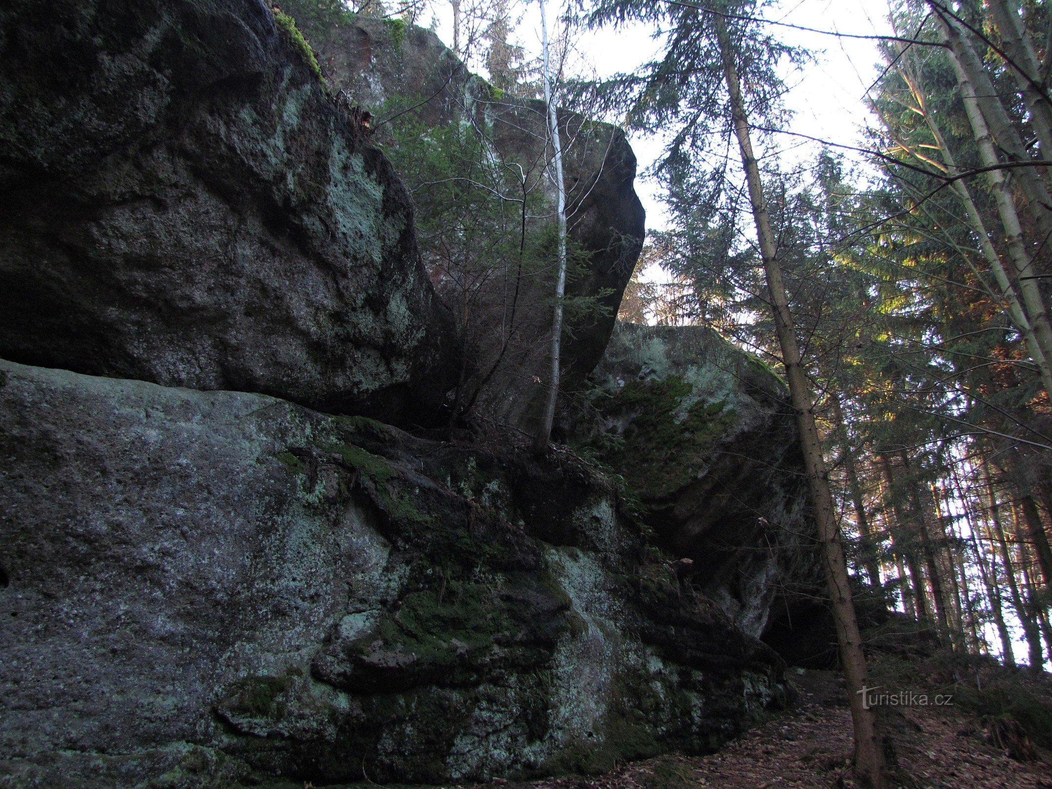 Pulčiny - campeggio e roccia di Svatojánka