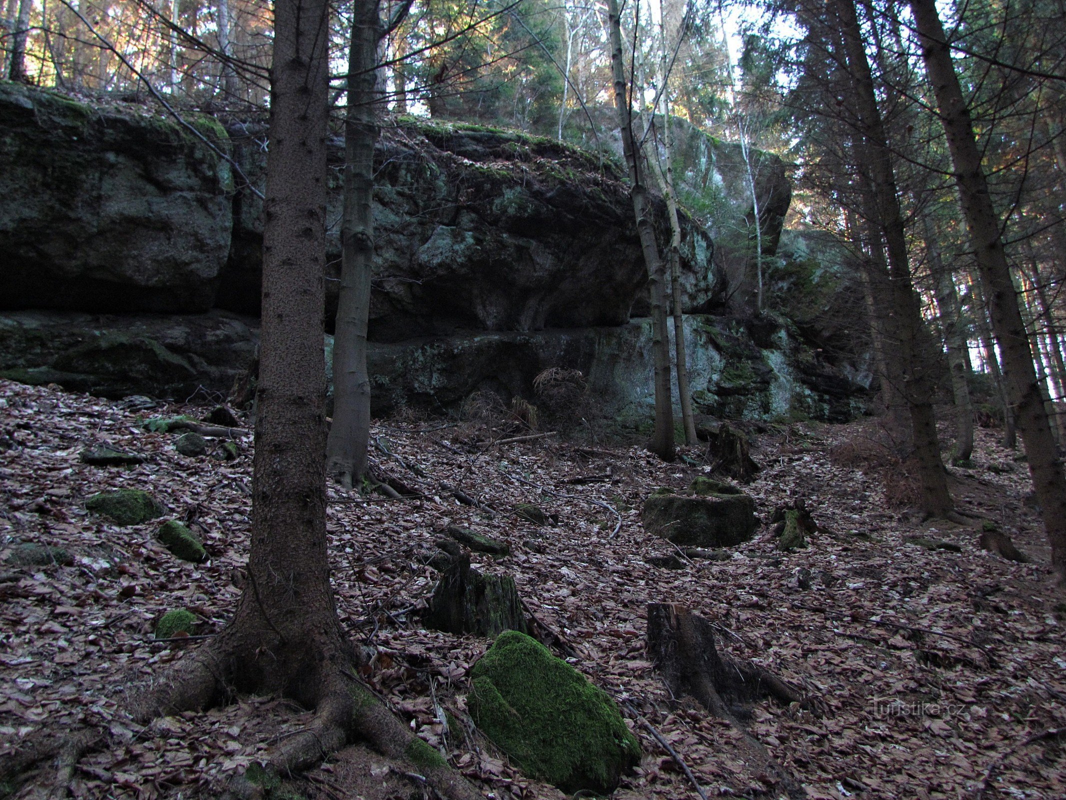 Pulčiny - Campingplatz und Svatojánka-Felsen