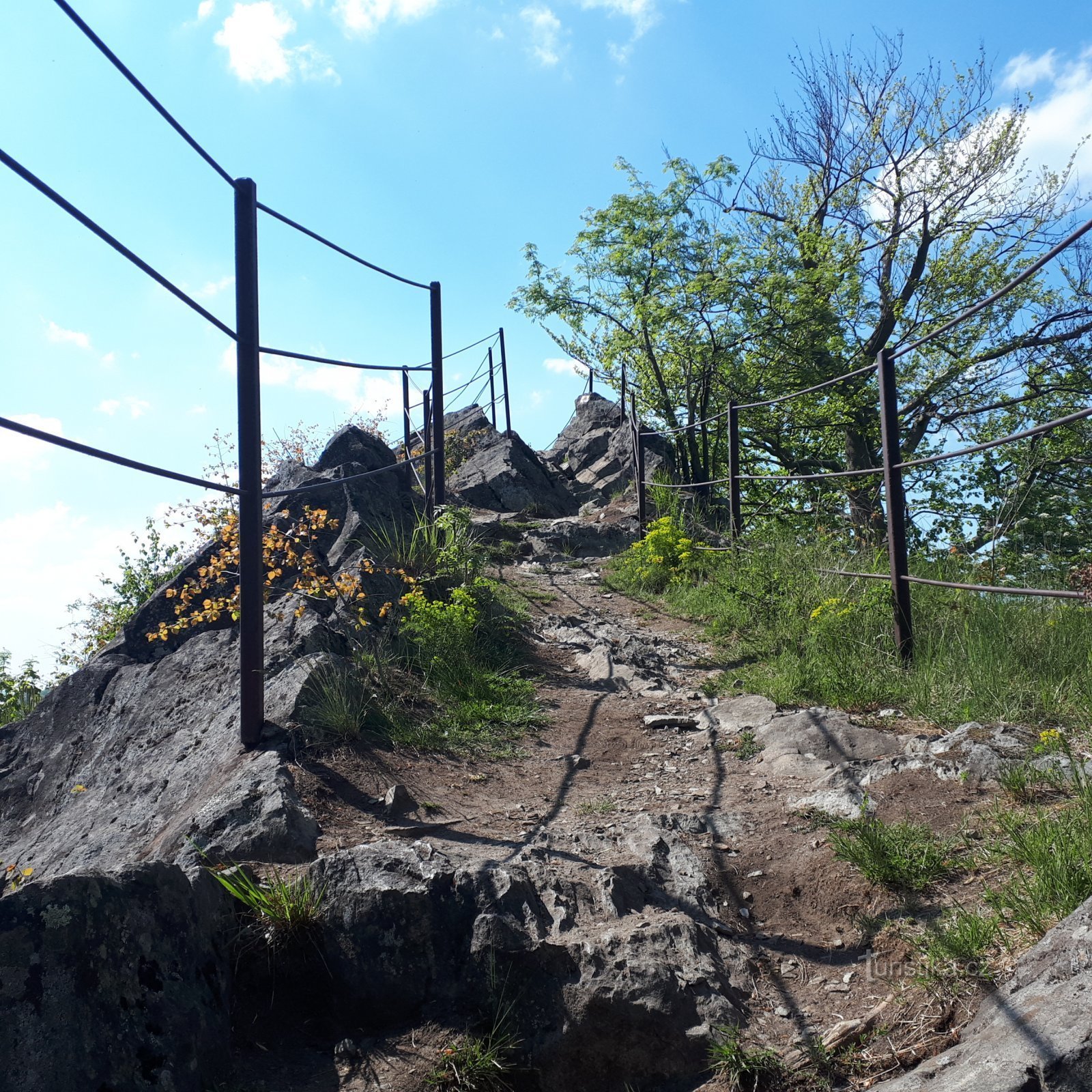 Um castelo deserto perto de Česká Kamenice