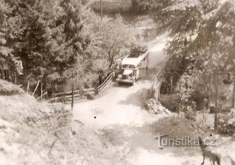 Podul original de pe Žákovec: Podul original de pe Žákovec - fotografie făcută în 1945. Te