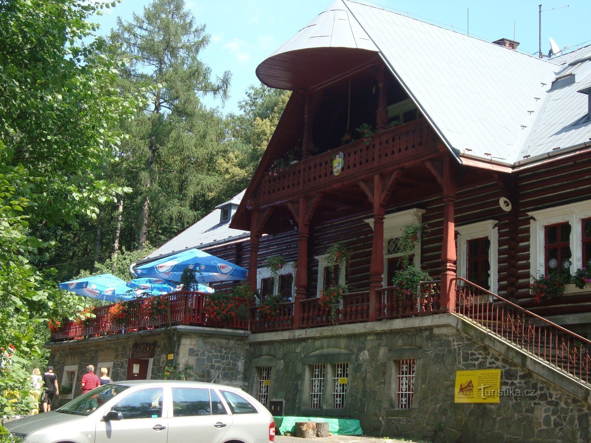 Chalet de chasse Ráby-Gingerbread-Photo: Ulrych Mir.