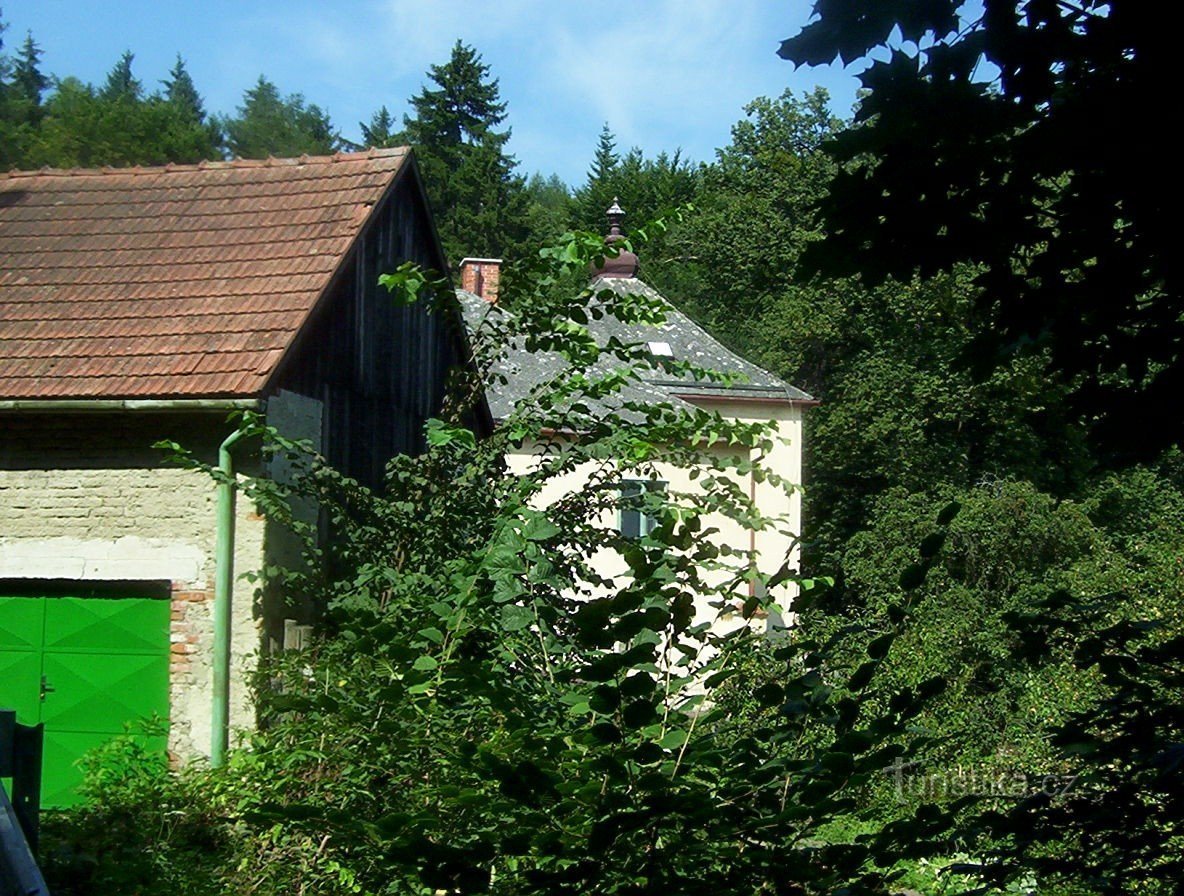 Račice-Gebäude im Keller-Foto: Ulrych Mir.