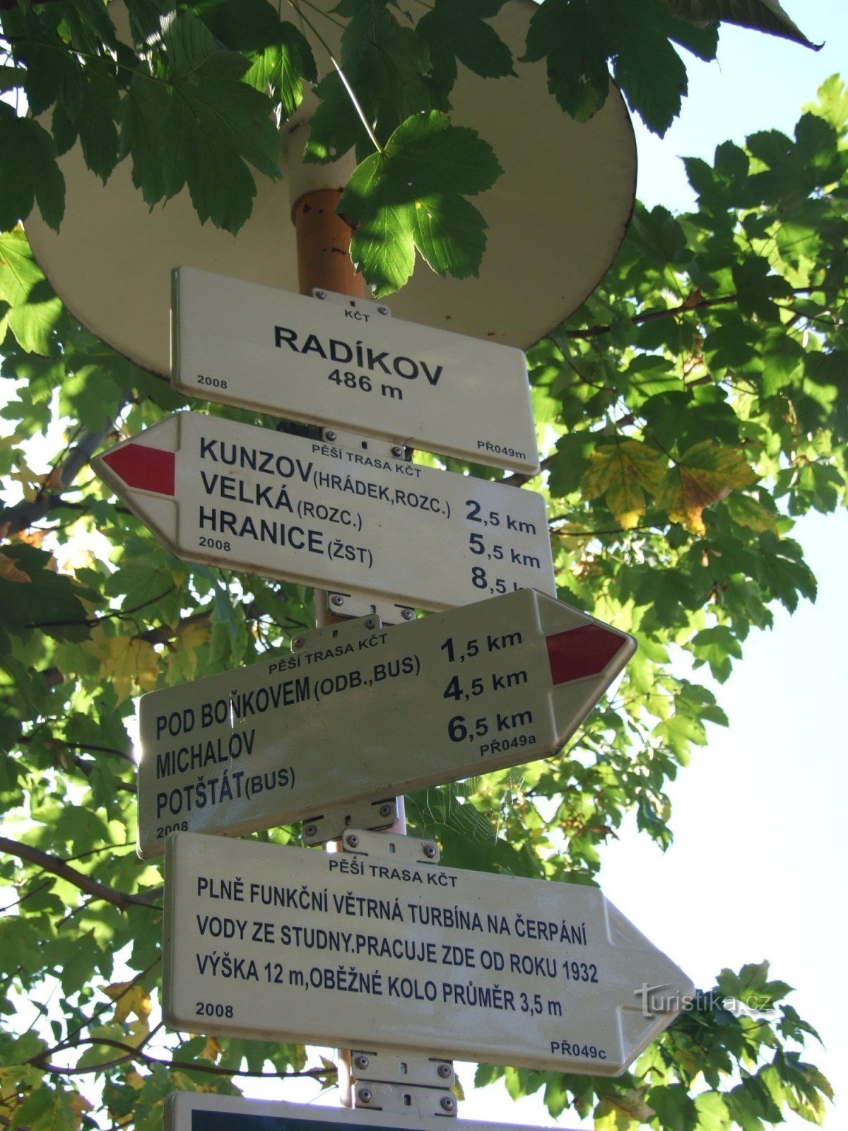 Radikov, placa de sinalização