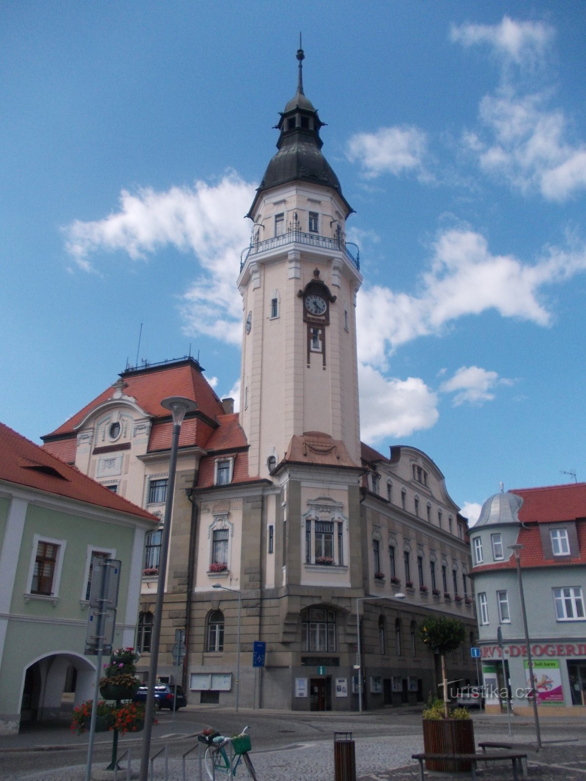 mairie depuis la place