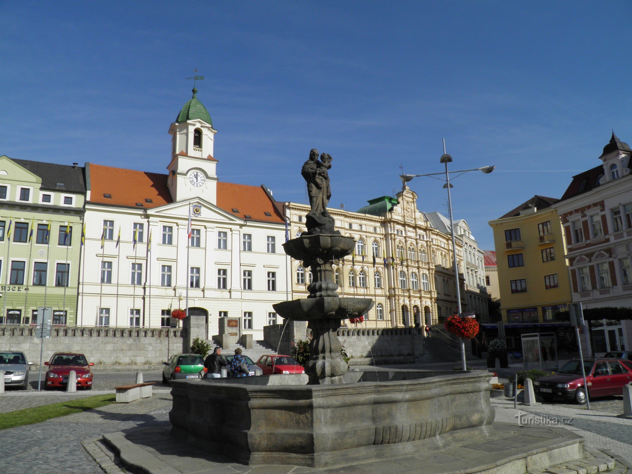 Mestna hiša in mi. Svoboda.