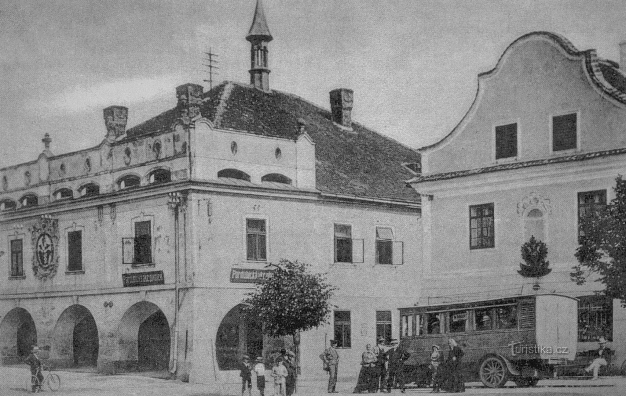 Rathaus und Postamt in Lázně Bohdanč (nach 1908)