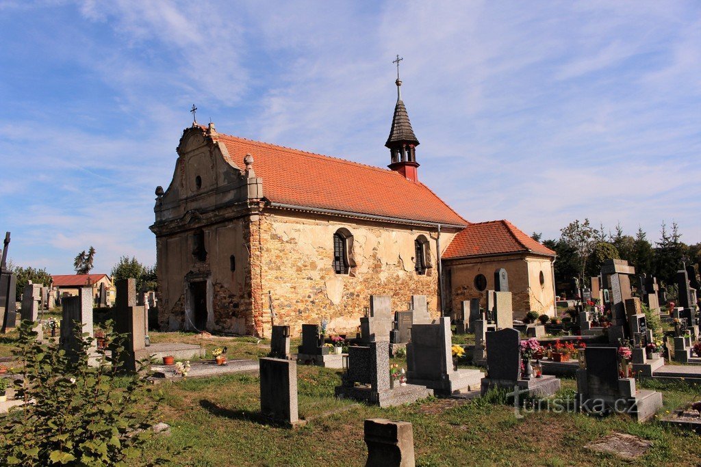 Rathaus, Friedhofskapelle St. Rosalie