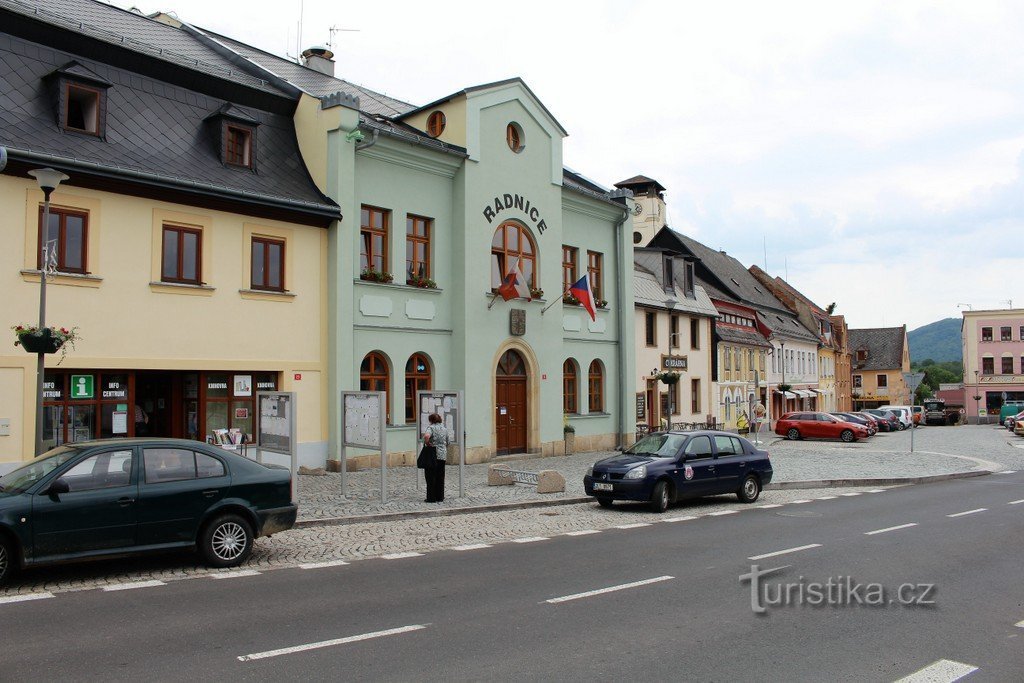 Náměstí Miru の市庁舎