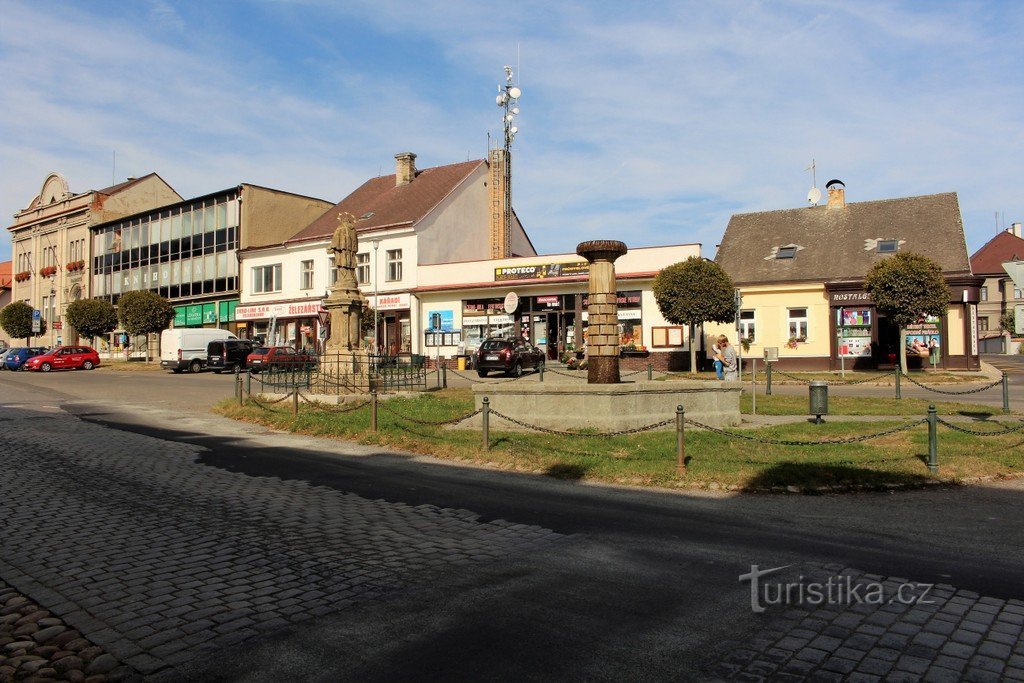 Rådhuset, Kašpar Šternberk-pladsen