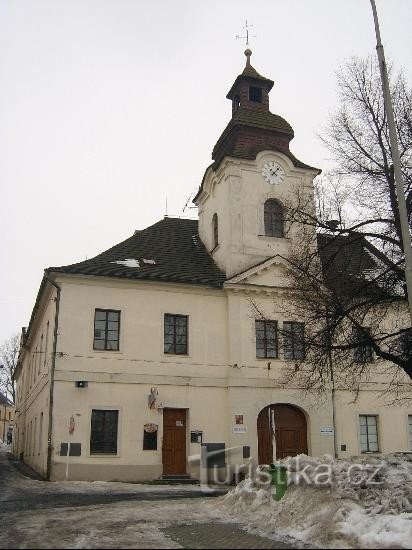 Kaupungintalo Bochovissa