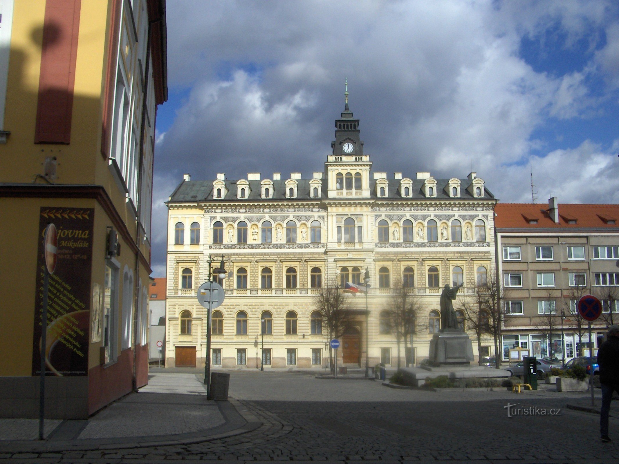 Louny の市庁舎。