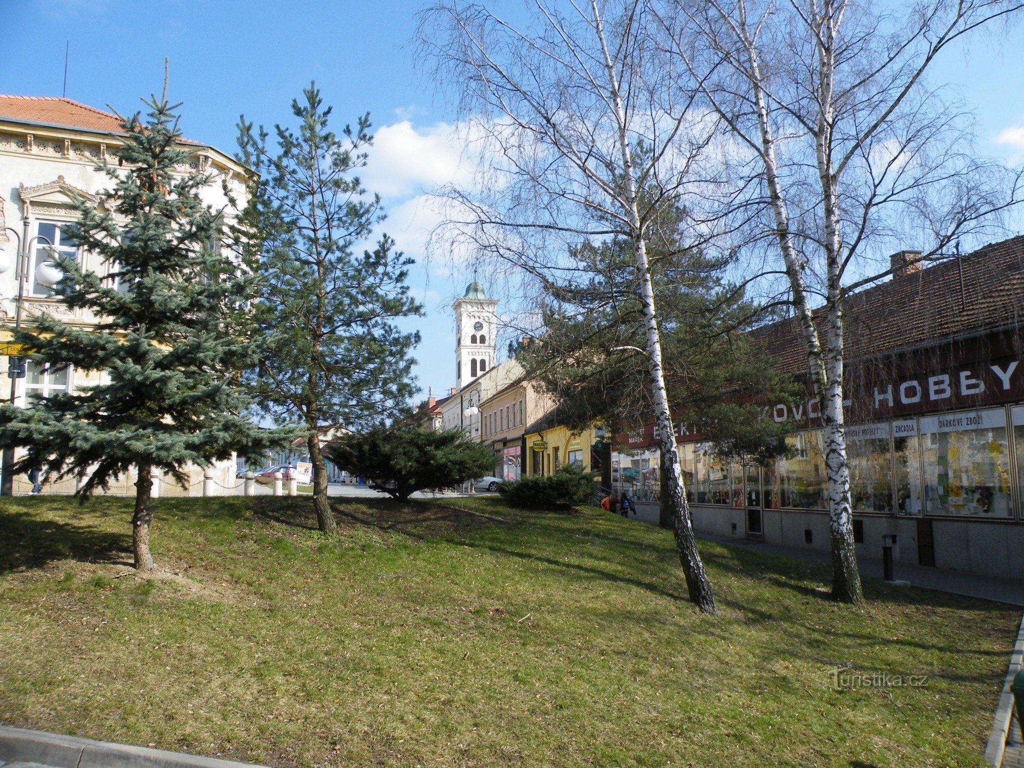 La mairie aux alentours