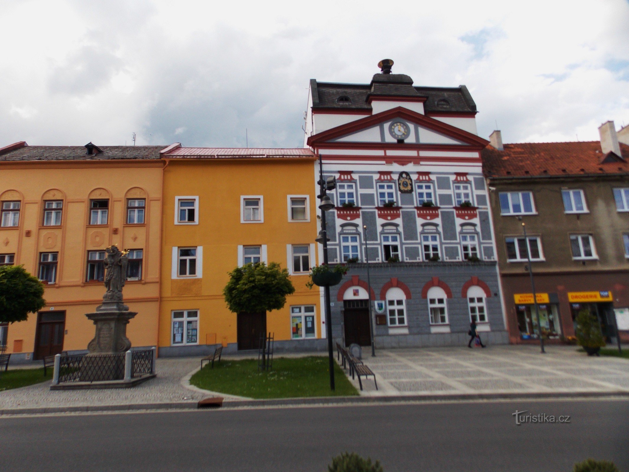 Stadhuis in Zlaté Hory