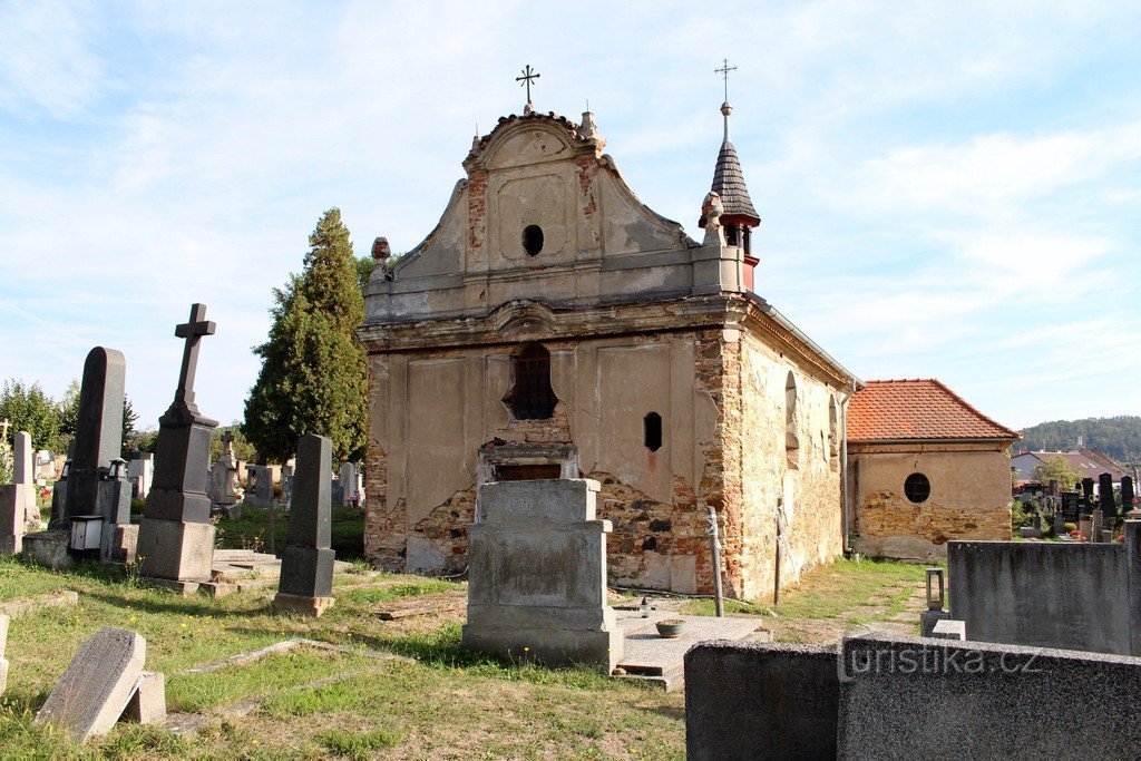 Town hall, west side of the chapel