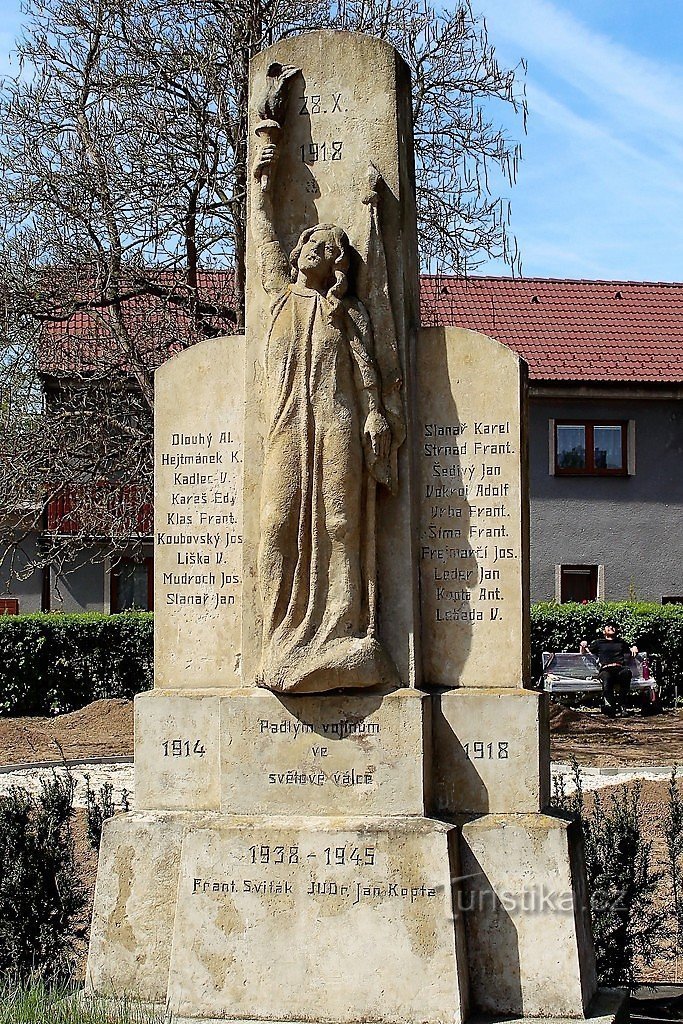 Radomyšl, monument over de faldne