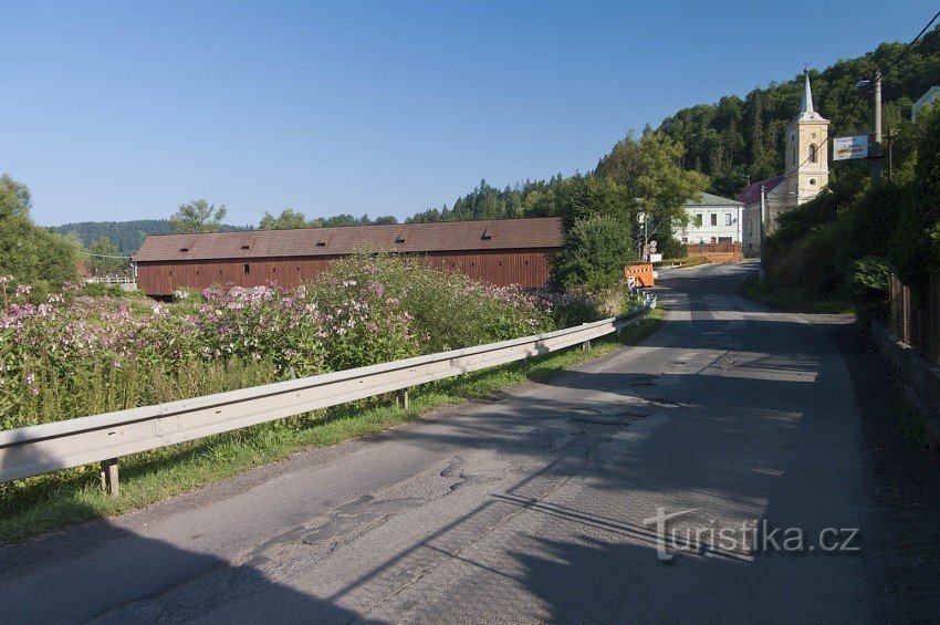 Radošov - ponte coberta sobre Ohri