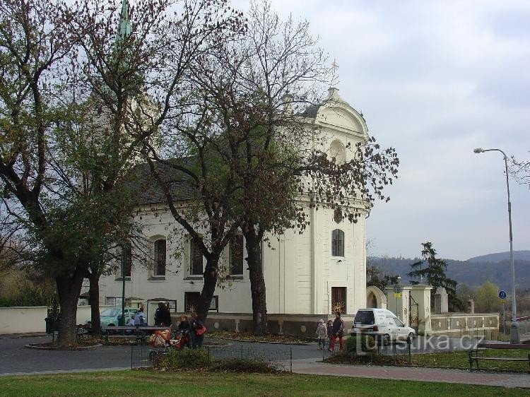 Radotín: Kościół św. Piotra i Pawła