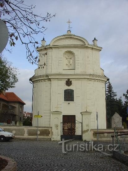 Radotín: Igreja de St. Pedro e Paulo