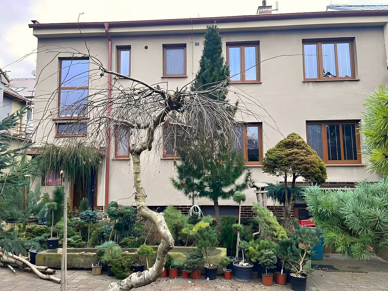 Raisovka dvoupodlažní barák se dvěma apartmány