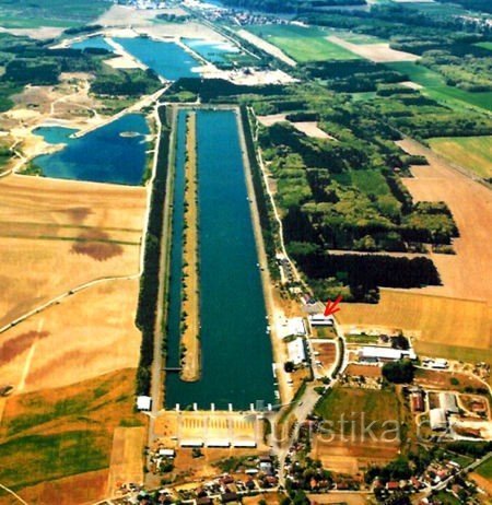 Um paraíso para patinadores em linha - Račice Rowing Channel