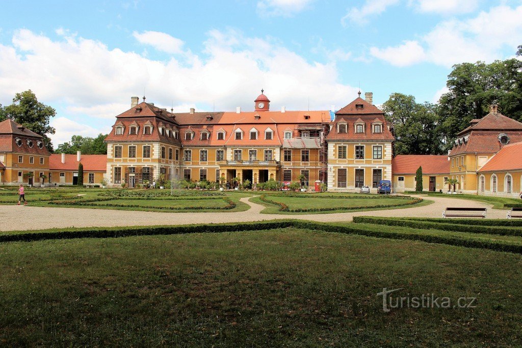 Rájec nad Svitavou, Schloss