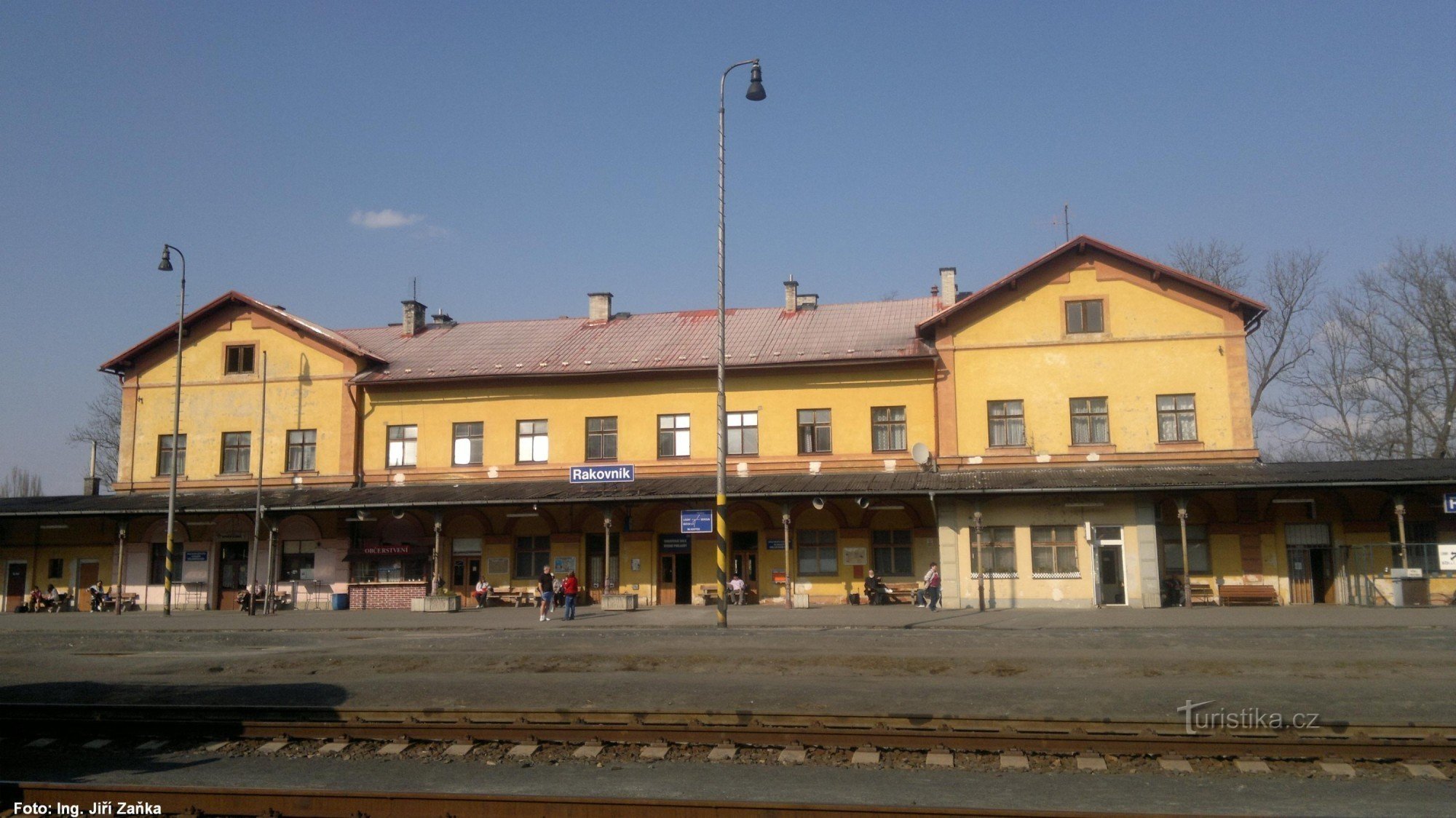 estação ferroviária de Rakovnik